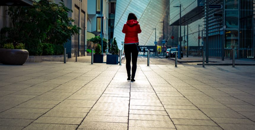 Dublin,ireland,,September,23-2018the,Girl,Is,Seen,From,The,Back,Wearing