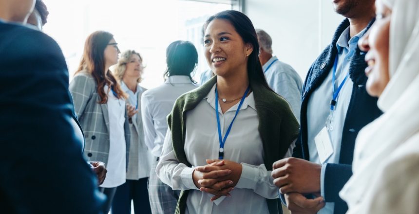 Group,Of,Diverse,Business,Professionals,,Businessmen,And,Businesswomen,,Networking,At